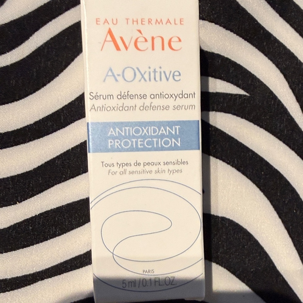 Makeup sample bundle - Picture 7 of 10